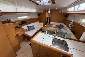 Layover 38ft Jeanneau Yacht For Sale