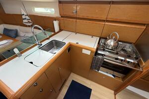 Layover 38ft Jeanneau Yacht For Sale