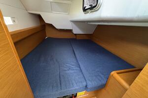Layover 38ft Jeanneau Yacht For Sale