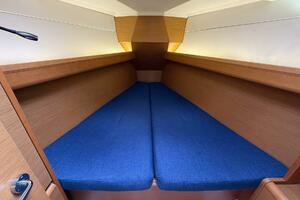 Layover 38ft Jeanneau Yacht For Sale