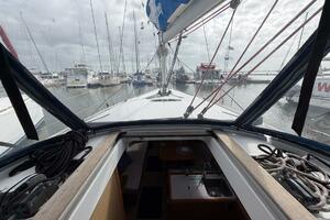 Layover 38ft Jeanneau Yacht For Sale