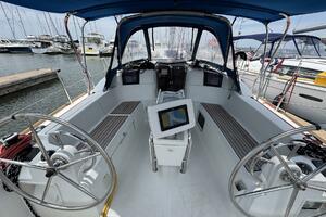 Layover 38ft Jeanneau Yacht For Sale
