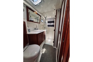 Sapphire 39ft Back Cove Yacht For Sale