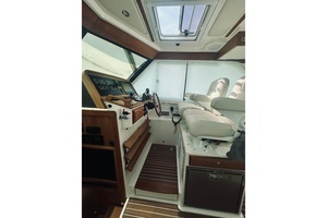 Sapphire 39ft Back Cove Yacht For Sale