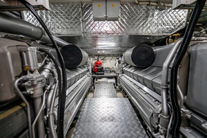 ON THE MOVE 83ft Pershing Yacht For Sale