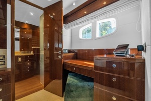 Master Cabin Port Side Vanity