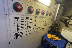Knotty Dogs 52ft Silverton Yacht For Sale