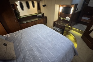 Knotty Dogs 52ft Silverton Yacht For Sale