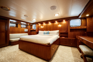 90FT (27.43M) PALMER JOHNSON