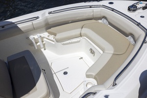 230 Outrage 23ft Boston Whaler Yacht For Sale