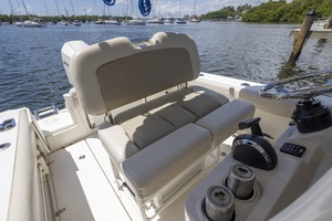 230 Outrage 23ft Boston Whaler Yacht For Sale