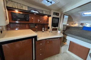 EXECUTIVE RETREAT 34ft Sea Ray Yacht For Sale
