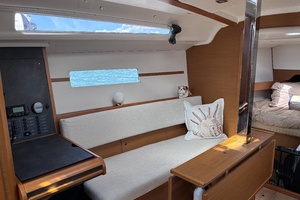 34ft Jeanneau Yacht For Sale