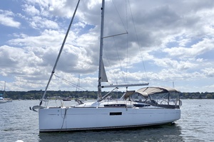 34ft Jeanneau Yacht For Sale
