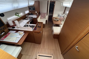 VIVANTE 41ft Jeanneau Yacht For Sale