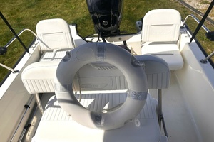 17ft Boston Whaler Yacht For Sale