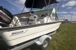 17ft Boston Whaler Yacht For Sale