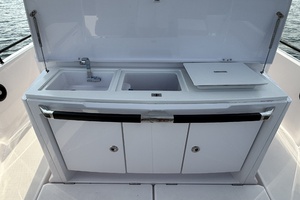 37ft Axopar Yacht For Sale