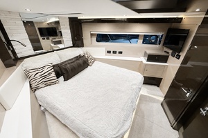 60ft Cruisers Yacht For Sale