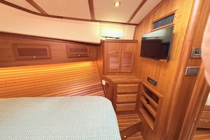 OFF PISTE 42ft Sabre Yacht For Sale