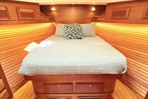 OFF PISTE 42ft Sabre Yacht For Sale