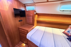 OFF PISTE 42ft Sabre Yacht For Sale