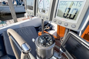 33ft Nonsuch Yacht For Sale