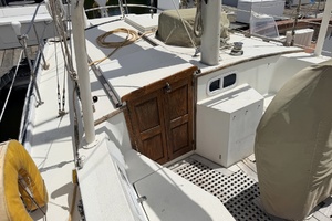 LONG SHOT 41ft Islander Yacht For Sale