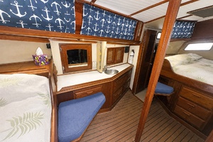 LONG SHOT 41ft Islander Yacht For Sale