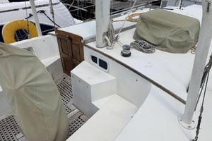 LONG SHOT 41ft Islander Yacht For Sale