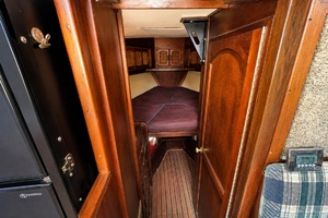 LONG SHOT 41ft Islander Yacht For Sale