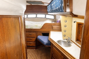 LONG SHOT 41ft Islander Yacht For Sale