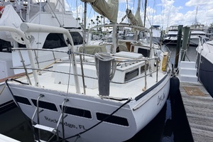 LONG SHOT 41ft Islander Yacht For Sale