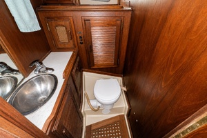 LONG SHOT 41ft Islander Yacht For Sale