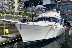 32ft Bayliner Yacht For Sale