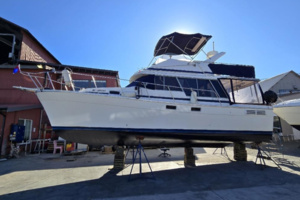32ft Bayliner Yacht For Sale