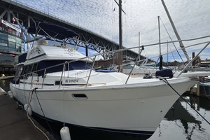 32ft Bayliner Yacht For Sale