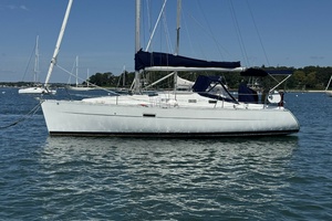 33ft Beneteau Yacht For Sale