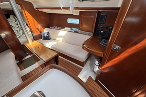 33ft Beneteau Yacht For Sale