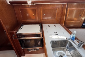 33ft Beneteau Yacht For Sale