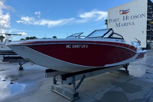 Wake N Lake 20ft Glastron Yacht For Sale