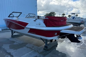 Wake N Lake 20ft Glastron Yacht For Sale