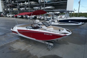 Wake N Lake 20ft Glastron Yacht For Sale