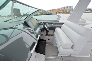 32ft Aviara Yacht For Sale