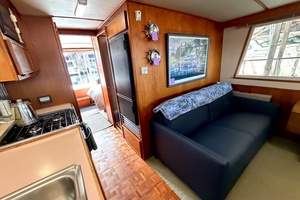 Sun Glo 42ft Cruise A Home Yacht For Sale