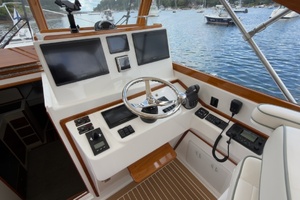 TONIC 33ft Fortier Yacht For Sale