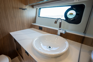 50FT (15.24M) CRUISERS YACHTS