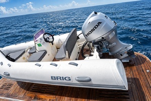 Thinks It s His 65ft Sea Ray Yacht For Sale