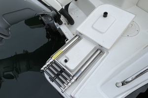 24ft Boston Whaler Yacht For Sale
