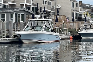 24ft Boston Whaler Yacht For Sale